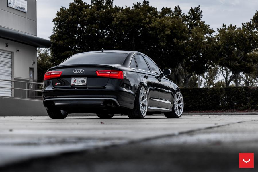  Audi S6 Sedan on Vossen Wheels (VFS6) 2017 года  (фото 8 из 14)